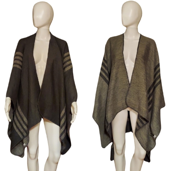 BB Dakota X Fab Fit Fun Reversible Striped Poncho/Wrap - Picture 9 of 16